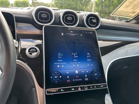 Used 2024 Mercedes-Benz GLC 300 4MATIC image 26