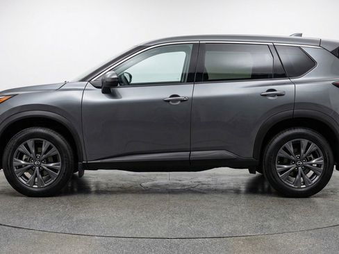 Used 2025 Nissan Rogue SV FWD image 5