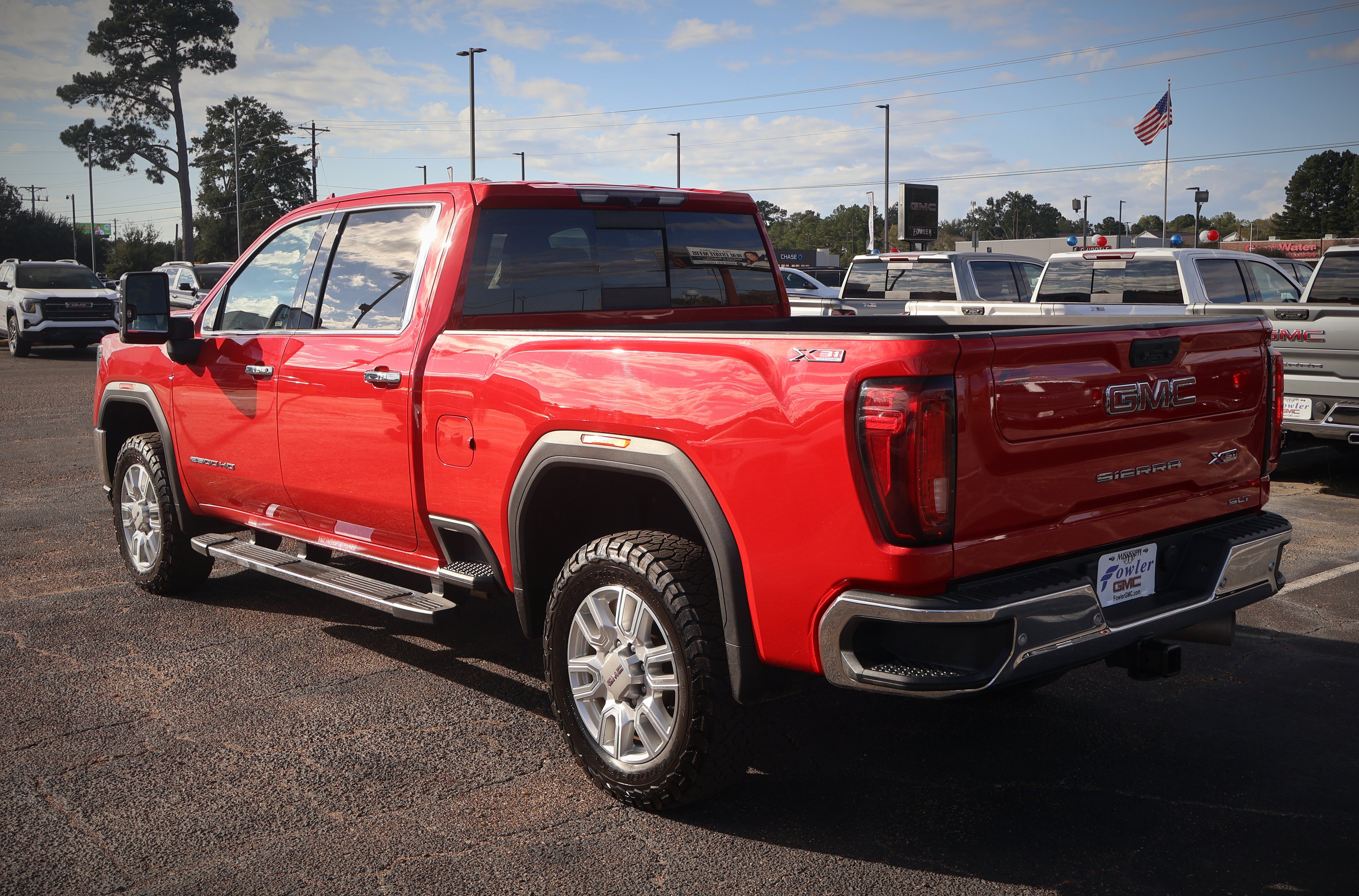 Used 2021 GMC Sierra 2500 SLT w/ SLT Premium Package AWD/4WD image 20