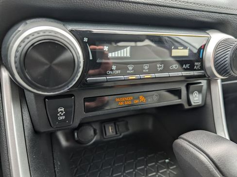 Used 2020 Toyota RAV4 LE w/ All Weather Liner Package image 21