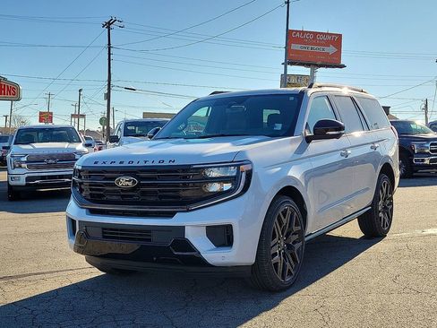 New 2026 Ford Expedition Platinum w/ Stealth Performance Package image 2