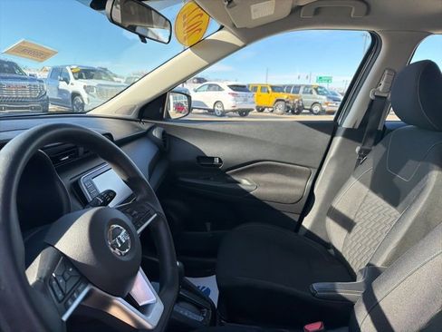 Used 2022 Nissan Kicks S image 21