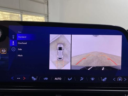 Used 2024 Chevrolet Equinox EV RS image 26