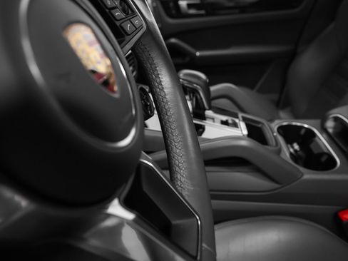 Certified 2022 Porsche Cayenne Coupe AWD/4WD image 28