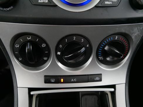 Used 2011 MAZDA MAZDA3 i Touring image 23