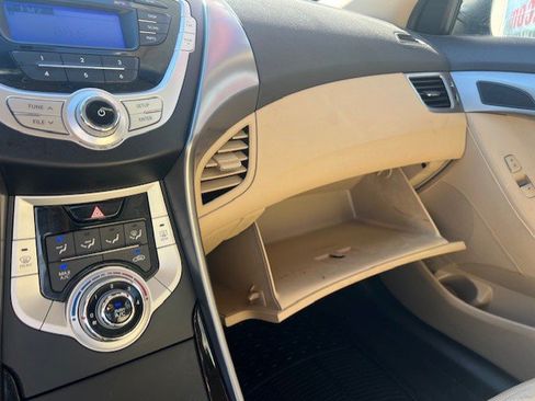 Used 2012 Hyundai Elantra GLS w/ Comfort Pkg 2 FWD image 16