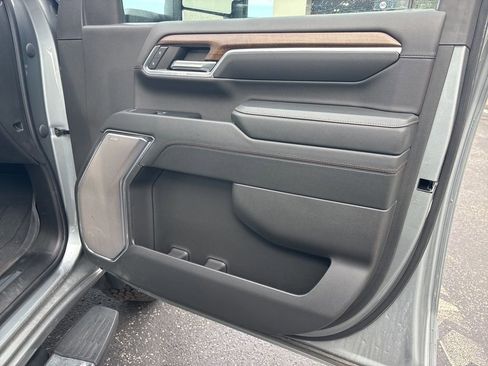 Used 2024 Chevrolet Silverado 3500 High Country w/ High Country Premium Package image 37