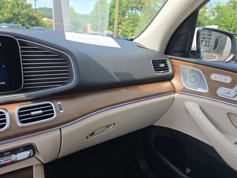 Used 2024 Mercedes-Benz GLE 450 4MATIC image 25