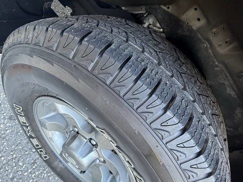 Used 2002 Nissan Frontier XE image 17