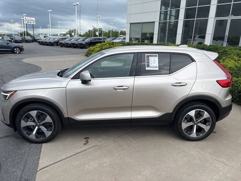Certified 2023 Volvo XC40 B5 Plus w/ Climate Package AWD/4WD image 9