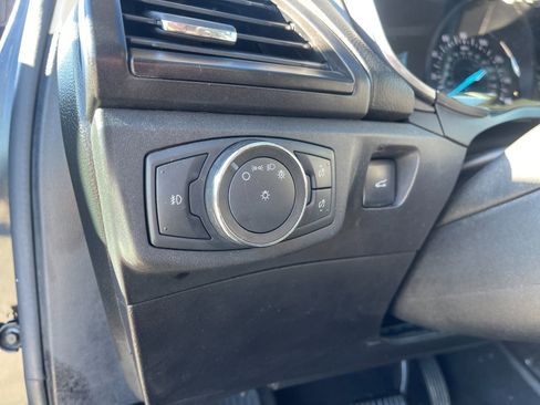 Used 2020 Ford Fusion Titanium image 31