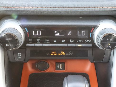 Used 2024 Toyota RAV4 Adventure image 11