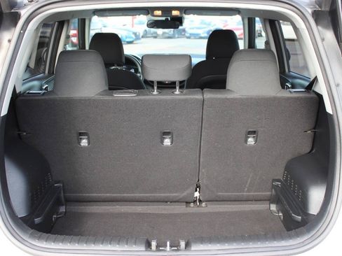 Used 2025 Kia Soul LX w/ LX Technology Package FWD image 13
