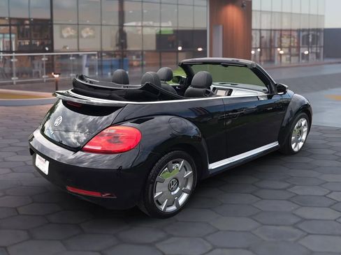 Used 2014 Volkswagen Beetle TDI FWD image 4