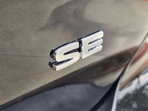 New 2026 Mitsubishi Outlander SE image 8