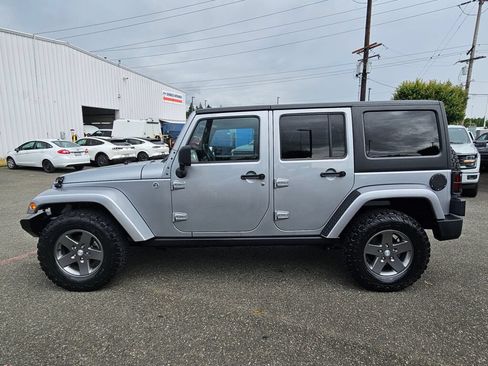 Used 2013 Jeep Wrangler Unlimited Sport AWD/4WD image 2