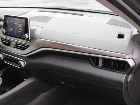 Used 2024 Nissan Altima 2.5 SV image 28