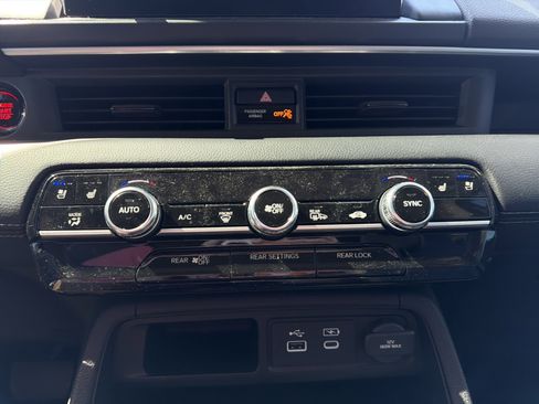 Certified 2025 Honda Pilot Elite image 36
