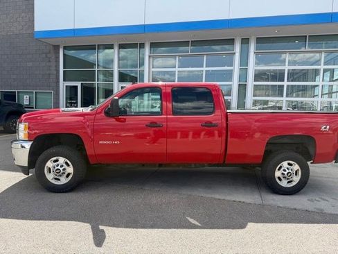 Used 2011 Chevrolet Silverado 2500 LT w/ Interior Plus Package AWD/4WD image 3