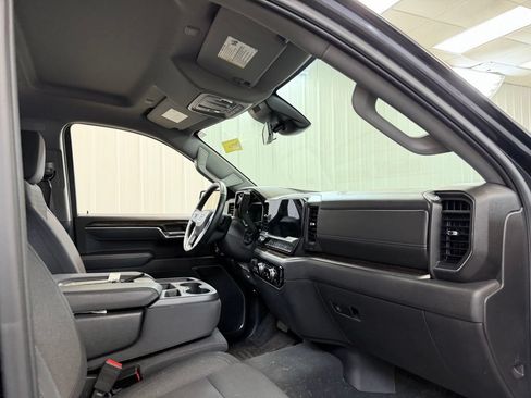 Used 2025 GMC Sierra 1500 SLE AWD/4WD image 32