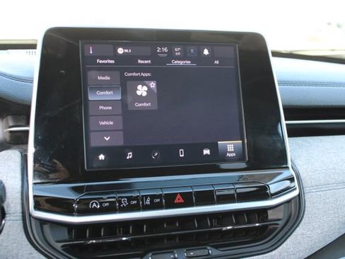 Used 2025 Jeep Compass Latitude image 26