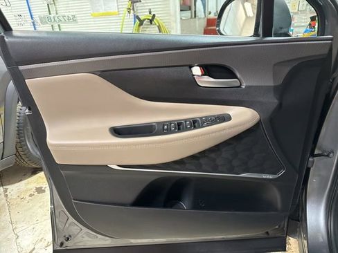 Used 2019 Hyundai Santa Fe Limited image 16