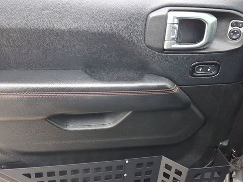 Used 2018 Jeep Wrangler Unlimited Rubicon w/ Dual Top Group image 14