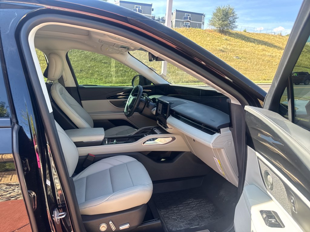 Used 2026 Lincoln Nautilus Premier w/ Equipment Group 102A AWD/4WD image 30