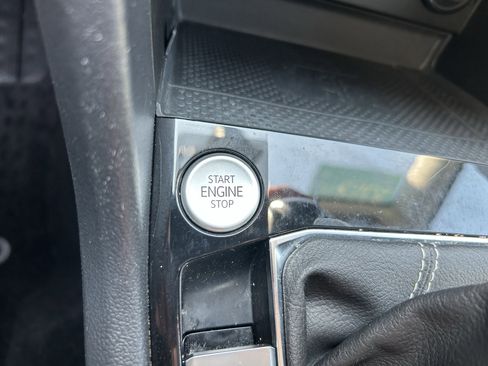 Certified 2023 Volkswagen Taos SE image 16