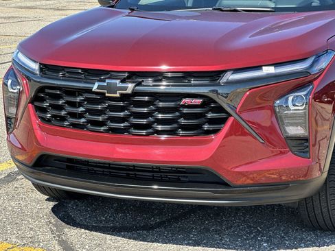 Used 2024 Chevrolet Trax RS w/ Driver Confidence Package image 31