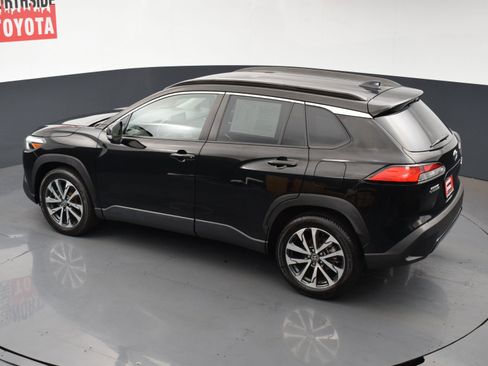 Used 2022 Toyota Corolla Cross XLE image 20