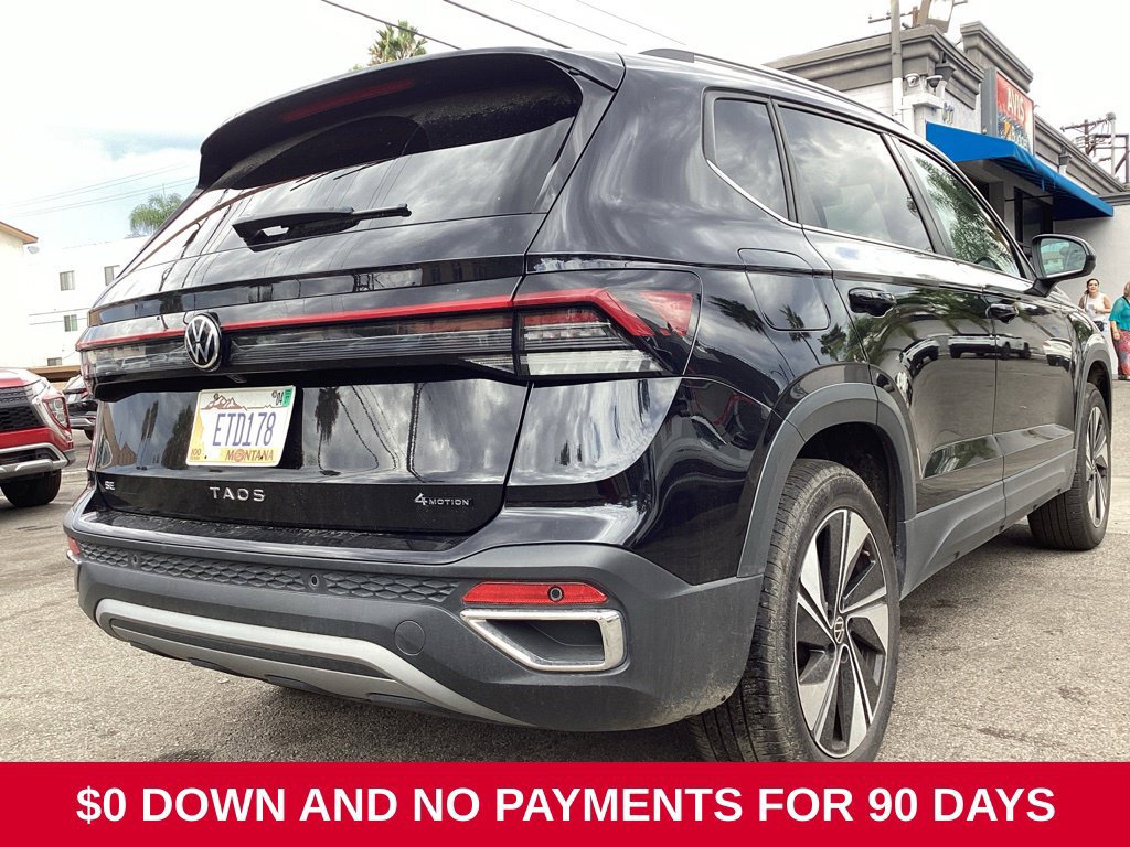 Used 2025 Volkswagen Taos SE AWD/4WD image 4