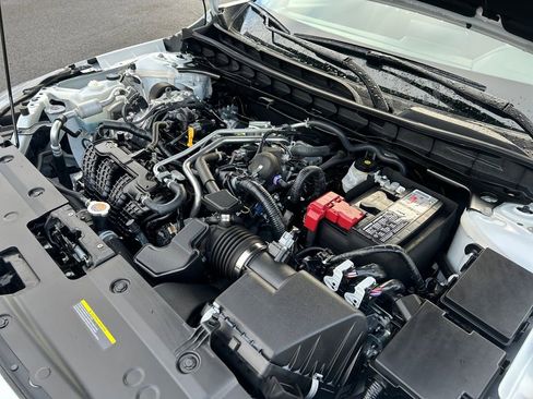 Used 2025 Nissan Altima 2.5 SV image 30