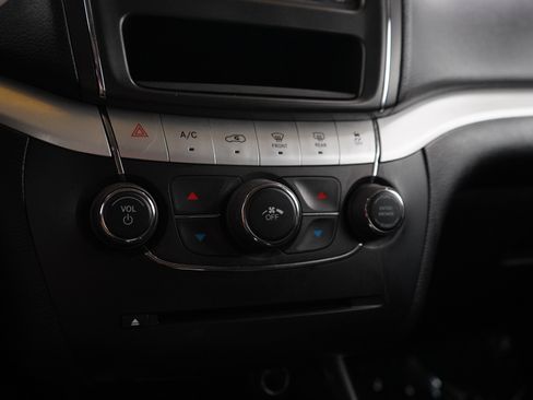 Used 2019 Dodge Journey SE w/ Blacktop Package FWD image 23
