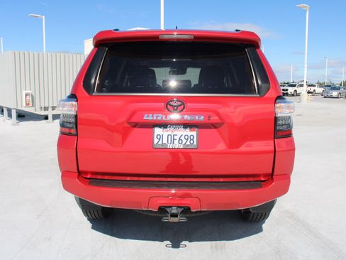 Used 2021 Toyota 4Runner SR5 Premium w/ Moonroof Package image 4