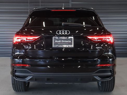 Used 2023 Audi Q3 2.0T Premium w/ Convenience Package AWD/4WD image 15