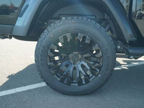 New 2025 Jeep Gladiator Sport image 35