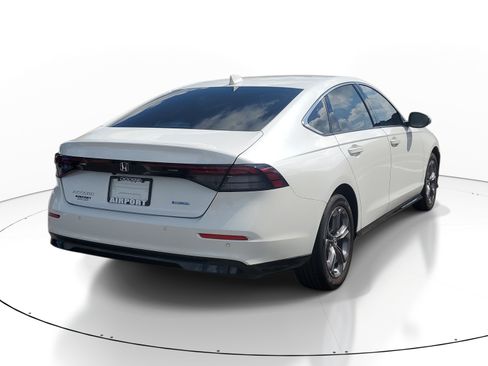 Used 2024 Honda Accord EX-L image 6