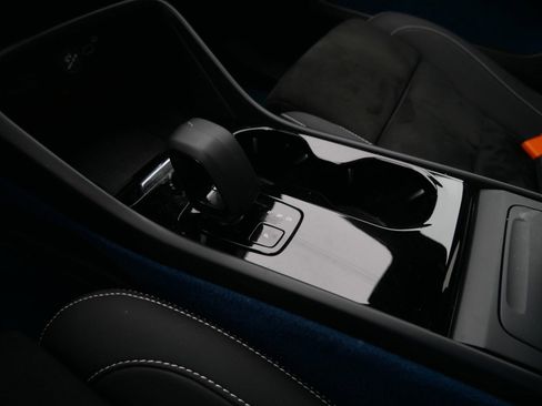 Certified 2022 Volvo C40 P8 Recharge Ultimate image 21