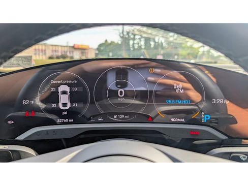 Used 2020 Porsche Taycan 4S image 21