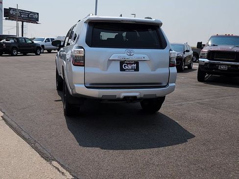 Used 2021 Toyota 4Runner SR5 AWD/4WD image 3