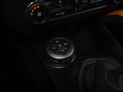 Used 2023 Ford Bronco Badlands image 35