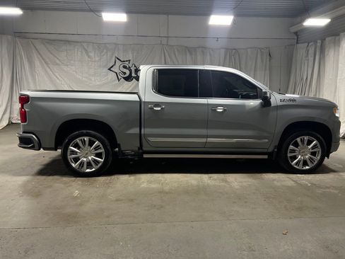 Used 2023 Chevrolet Silverado 1500 High Country w/ High Country Premium Package AWD/4WD image 8