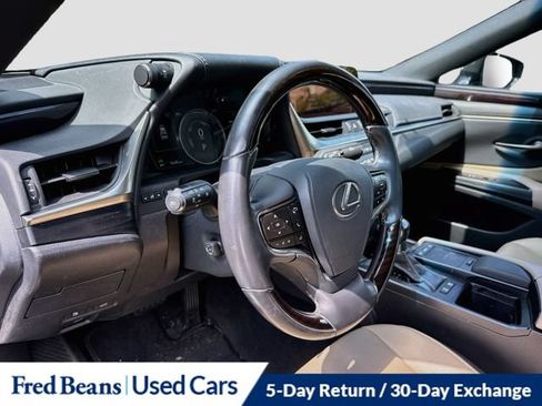 Used 2020 Lexus ES 300h w/ Premium Package FWD image 12