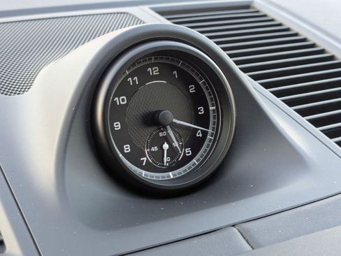 New 2026 Porsche Macan image 21