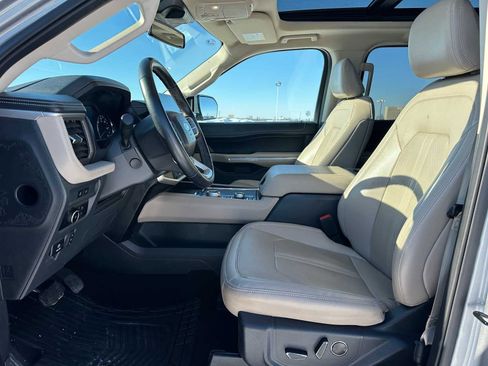 Used 2024 Ford Expedition Limited image 22