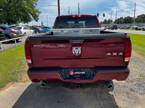Used 2018 RAM 1500 Express w/ Express Value Package AWD/4WD image 4