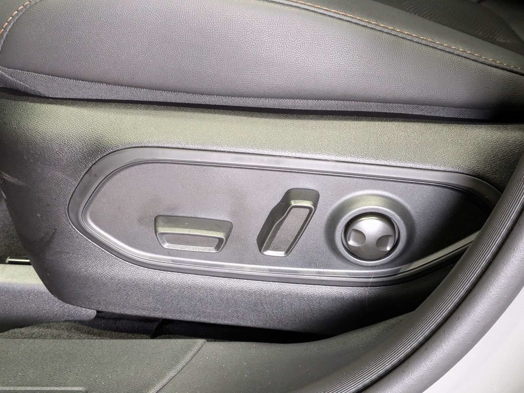 New 2026 Jeep Cherokee Overland AWD/4WD image 18