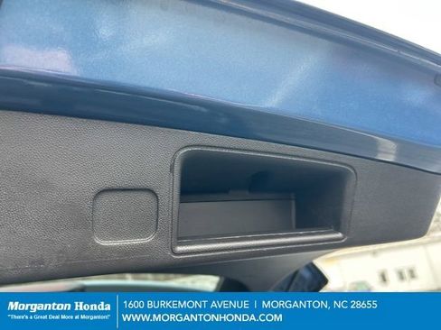 Used 2024 GMC Terrain SLE image 33