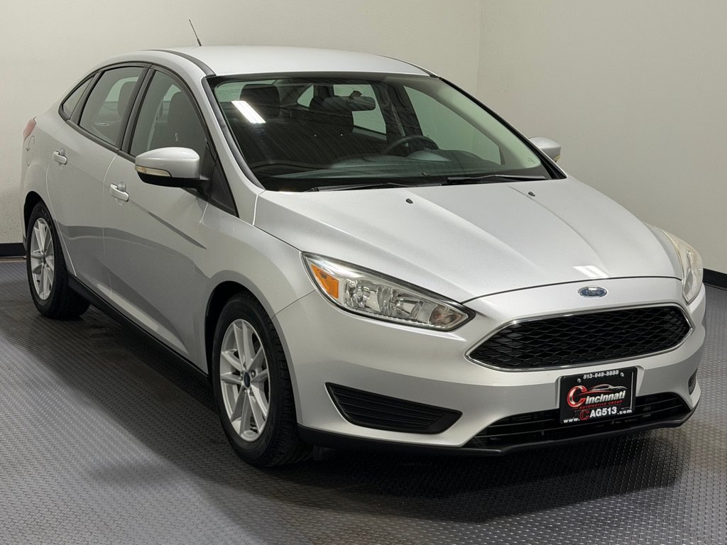 Used 2017 Ford Focus SE FWD image 4